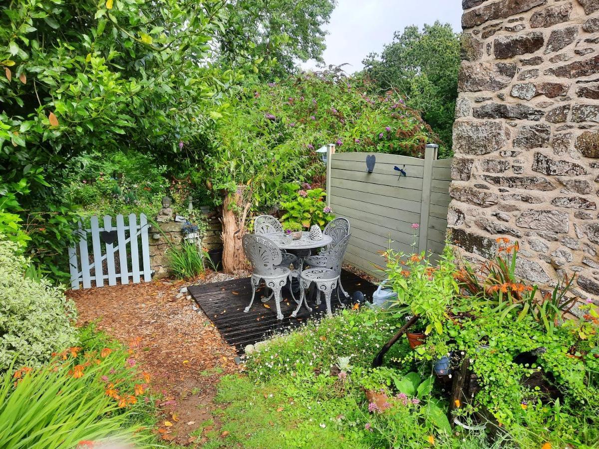 Maison Accueillante A Cleden-Cap-Sizun Avec Jardin Clos Exterior photo